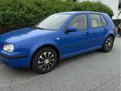 Blå Begagnad 2001 VW Golf IV Halvkombi | 14 000 kr (Marknadspris)