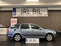 Ljusgrå (grå) Begagnad 2008 Skoda Octavia Kombi | 29 900 kr