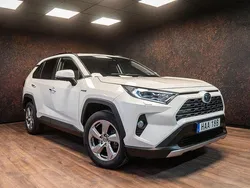 Vit Begagnad 2020 Toyota RAV4 Hybrid Executive SUV | 329 500 kr (Marknadspris)