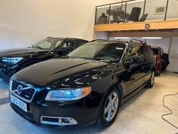 Svart Begagnad 2011 Volvo V70 R-Design Kombi | 90 000 kr (Marknadspris)