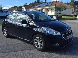 Blå Begagnad 2013 Peugeot 208 Halvkombi | 46 000 kr (Marknadspris)