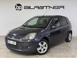 Grå Begagnad 2008 Ford Fiesta Halvkombi | 39 900 kr