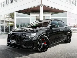 Svart (mytsvart metallic) Begagnad 2024 Audi RS Q8 Exclusive SUV | 1 399 000 kr (Marknadspris)
