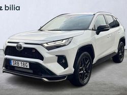 Vit Begagnad 2024 Toyota RAV4 Hybrid Sport SUV | 619 900 kr (Dyr)