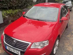 Röd Begagnad 2009 VW Passat Sportline Sedan | 50 000 kr
