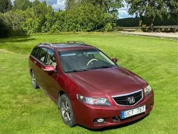 Röd Begagnad 2003 Honda Accord Executive Kombi | 19 500 kr (Marknadspris)