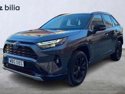Grå Begagnad 2024 Toyota RAV4 Hybrid Style SUV | 449 900 kr (Marknadspris)