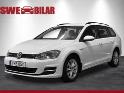 Vit Begagnad 2017 VW Golf VII S Kombi | 109 800 kr (Marknadspris)