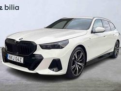 Vit Begagnad 2025 BMW 530e Kombi | 659 900 kr