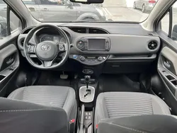 Vit Begagnad 2018 Toyota Yaris Hybrid Active Halvkombi | 141 900 kr (Marknadspris)