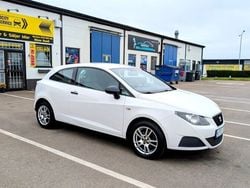 Vit Begagnad 2010 Seat Ibiza Reference Halvkombi | 39 900 kr (Marknadspris)