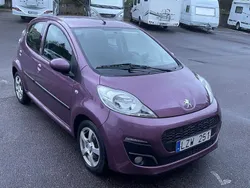 Lila Begagnad 2012 Peugeot 107 Halvkombi | 38 900 kr (Marknadspris)