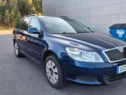 Mörkblå Begagnad 2010 Skoda Octavia Ambiente Kombi | 39 900 kr (Bra pris)