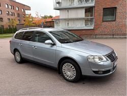 Blå Begagnad 2007 VW Passat Highline Kombi | 19 000 kr (Marknadspris)