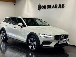 Vit Begagnad 2021 Volvo V60 CC Momentum Kombi | 279 900 kr (Bra pris)