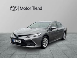Silver Begagnad 2023 Toyota Camry Hybrid Executive Sedan | 349 900 kr (Marknadspris)