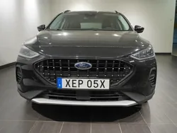 Svart (agate black) Begagnad 2024 Ford Focus Active Halvkombi | 229 900 kr (Marknadspris)