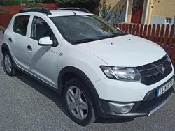 Vit Begagnad 2014 Dacia Sandero Stepway Halvkombi | 65 000 kr (Marknadspris)