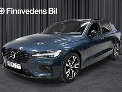 Mörkblå Begagnad 2020 Volvo V60 R-Design Kombi | 324 800 kr (Marknadspris)
