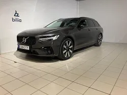 Grå Begagnad 2024 Volvo V90 Plus Kombi | 529 900 kr (Marknadspris)