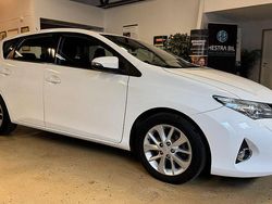 Vit Begagnad 2013 Toyota Auris Active Halvkombi | 74 900 kr (Lite dyr)