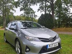 Grå Begagnad 2014 Toyota Auris Touring Sports Edition Kombi | 75 000 kr (Lite dyr)