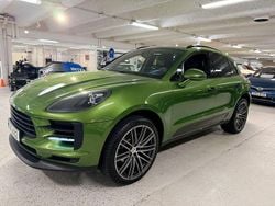 Grön (mamba green metallic) Begagnad 2019 Porsche Macan SUV | 479 900 kr (Marknadspris)