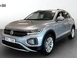 Silver (pyrit silver metallic) Begagnad 2024 VW T-Roc Life SUV | 319 900 kr (Dyr)