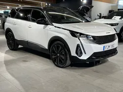 Vit Begagnad 2023 Peugeot 5008 GTi Minibuss | 339 900 kr (Lite dyr)