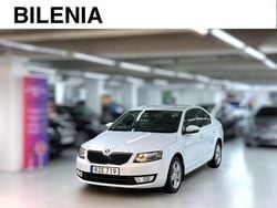 Vit Begagnad 2014 Skoda Octavia Ambition Halvkombi | 129 900 kr (Marknadspris)