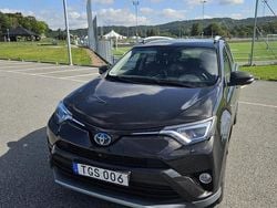 Brun Begagnad 2016 Toyota RAV4 Hybrid SUV | 205 000 kr (Marknadspris)