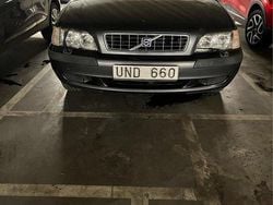 Grå Begagnad 2004 Volvo S40 Sedan | 14 000 kr (Marknadspris)