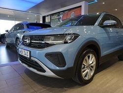 Blå Ny 2025 VW T-Cross Life SUV | 327 200 kr (Marknadspris)