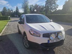 Vit Begagnad 2010 Nissan Qashqai SUV | 35 000 kr (Marknadspris)