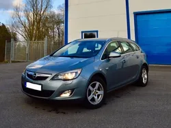 Grå Begagnad 2011 Opel Astra Enjoy Kombi | 39 900 kr (Marknadspris)