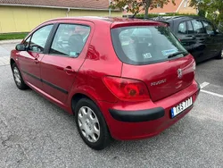 Röd Begagnad 2003 Peugeot 307 Halvkombi | 13 400 kr (Marknadspris)