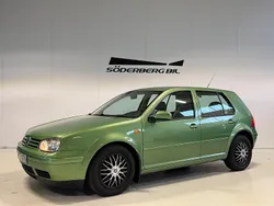 Grön Begagnad 1998 VW Golf IV Highline Halvkombi | 34 900 kr