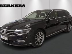 Svart Begagnad 2022 VW Passat R-line Kombi | 299 900 kr (Marknadspris)