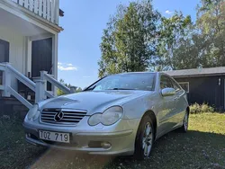 Grå Begagnad 2003 Mercedes C200 Sportkupé | 32 000 kr (Bra pris)