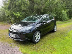 Svart Begagnad 2010 Ford Fiesta Trend Halvkombi | 39 500 kr (Marknadspris)