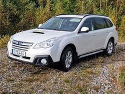 Vit Begagnad 2014 Subaru Outback SUV | 119 000 kr (Dyr)