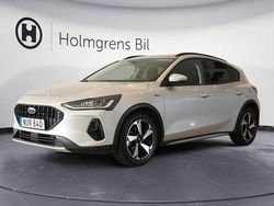 Grå Begagnad 2022 Ford Focus Active Halvkombi | 204 900 kr (Marknadspris)
