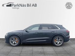 Grå Begagnad 2019 Audi e-tron Advanced Plus SUV | 369 900 kr (Marknadspris)