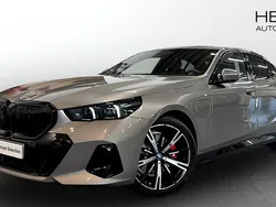 Grå (grey) Begagnad 2025 BMW 530e Comfort Edition Sedan | 658 700 kr (Bra pris)