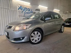 Grå Begagnad 2009 Toyota Auris Halvkombi | 64 900 kr (Marknadspris)
