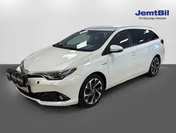 Vit Begagnad 2015 Toyota Auris Touring Sports Kombi | 149 000 kr (Marknadspris)