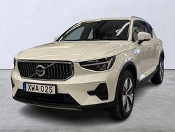 Vit Begagnad 2022 Volvo XC40 Core SUV | 319 900 kr (Marknadspris)
