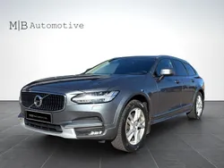Grå Begagnad 2019 Volvo V90 CC Momentum Kombi | 299 900 kr (Marknadspris)