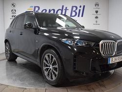 Svart Begagnad 2024 BMW X5 Comfort Edition SUV | 899 500 kr