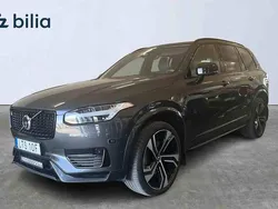 Grå Begagnad 2022 Volvo XC90 R-Design SUV | 639 900 kr (Lite dyr)